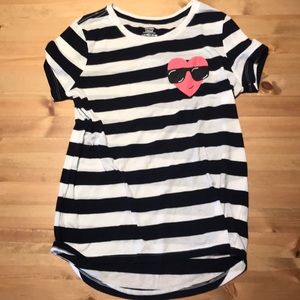 Blue and white stripes tee